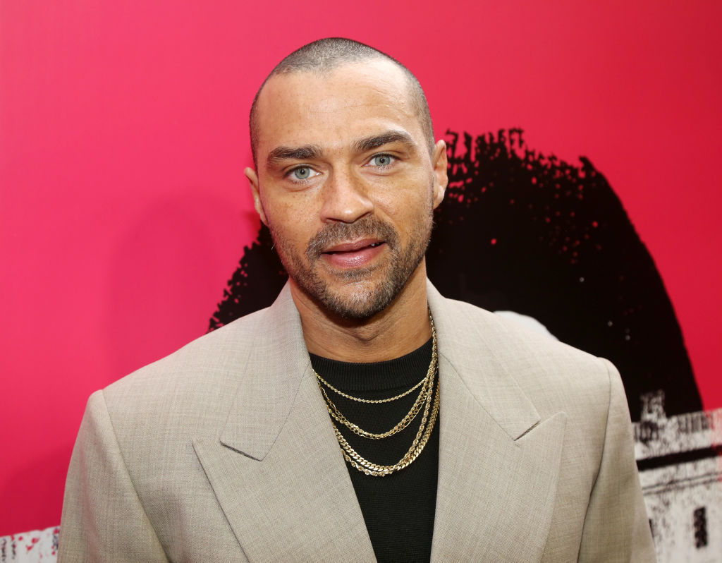 Jesse Williams Partners With Scholarship Program To Help Students Get Out Of Debt - Vimarsana News