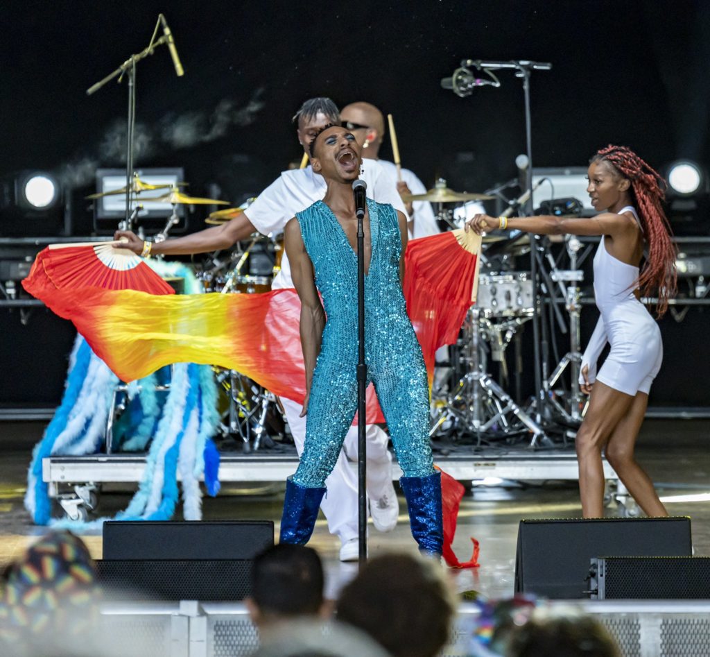 Durand Bernarr Brings High Kicks, High Notes At The Roots Picnic 2022
