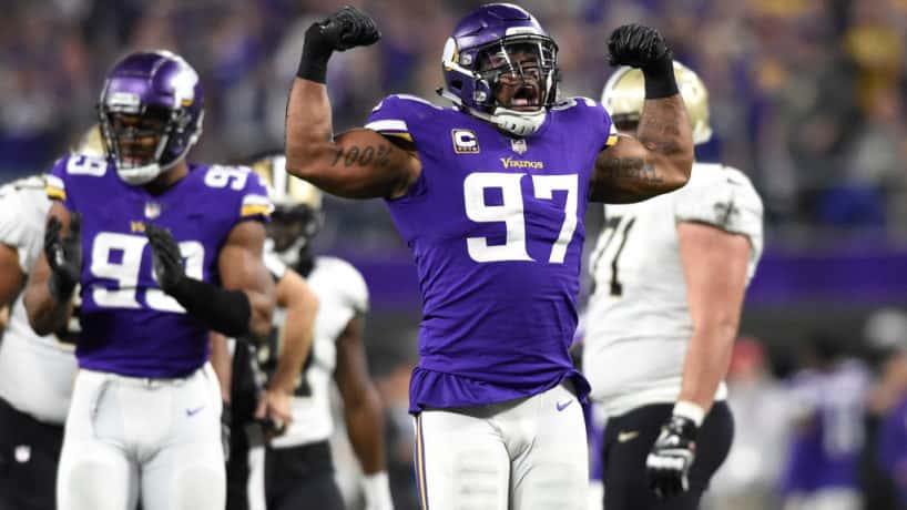 Vikings defensive lineman Everson Griffen flexes after a play.
