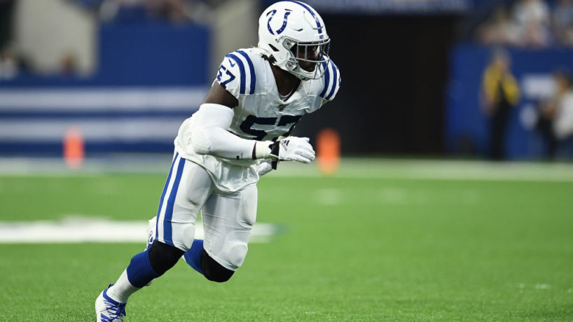 Colts DE-Kemoko Turay rushes the passer in a game.