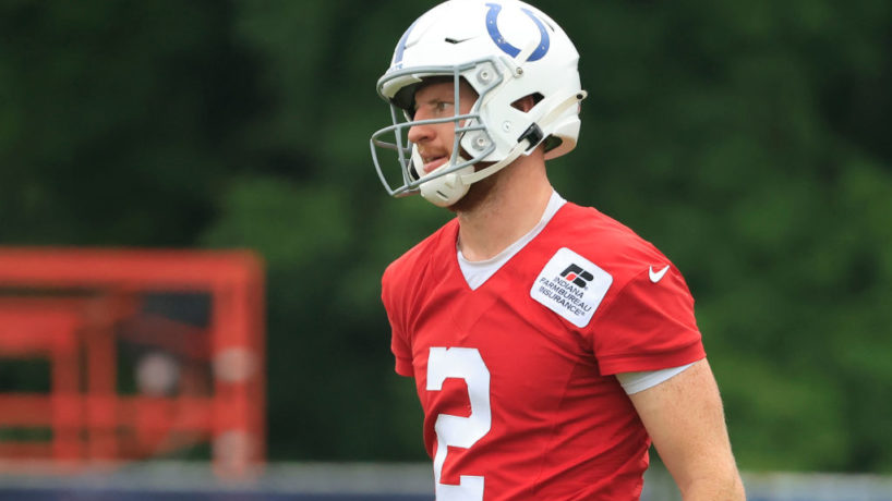 Colts QB-Carson Wentz goes through practice.