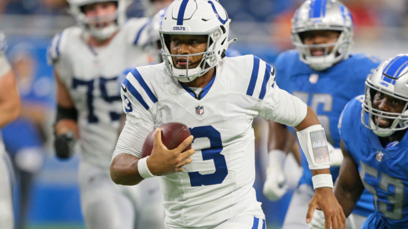 Colts QB-Brett Hundley scrambles in the preseason.
