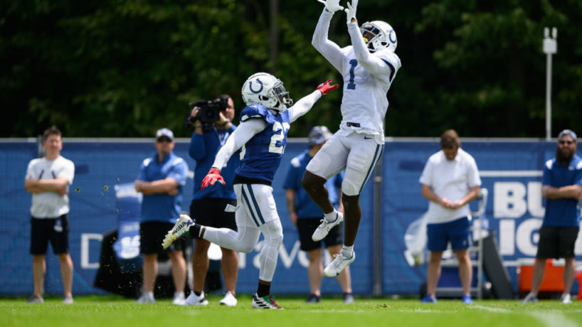 Colts WR-Parris Campbell makes a catch in game.
