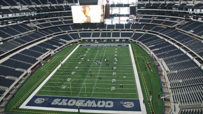 cowboys_stadium_ken_durden_shutterstock_61526761-jpg