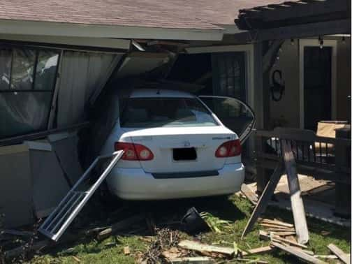 Car crashes into house in Round Rock