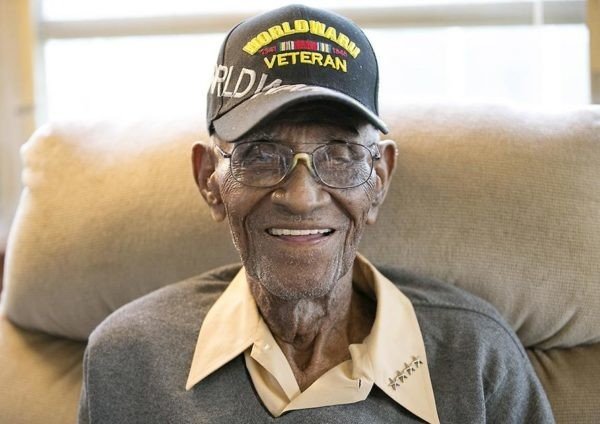 Oldest WWII veteran Richard Overton