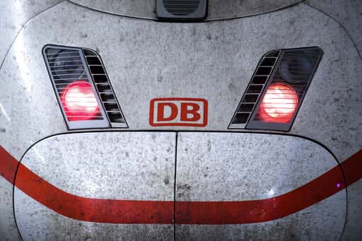 5e7b1b2bf2e042fea269d3f8912f2db3-jpg