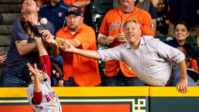 League Championship Series - Boston Red Sox v Houston Astros - Game Four (G) People: Jose Altuve, Mookie Betts:Getty Images