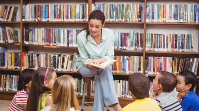 Teacher Reading to her students