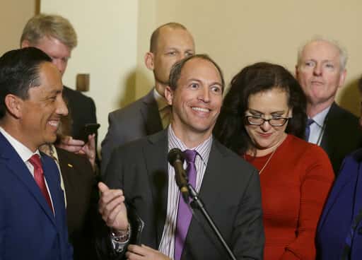 6d816550f73e45678bef77a6aae0230e-jpg