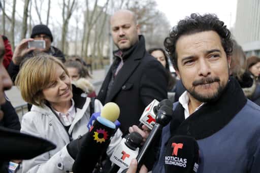 e4964b2acedb451f9f8d78947e4142d6-jpg