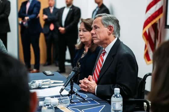 Governor Abbott meets with the El Paso community