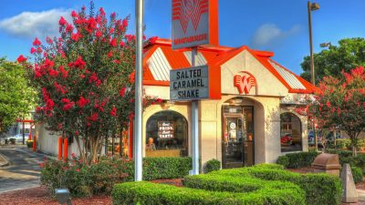 Man arrested for trying to rob an Austin Whataburger with pair of tongs