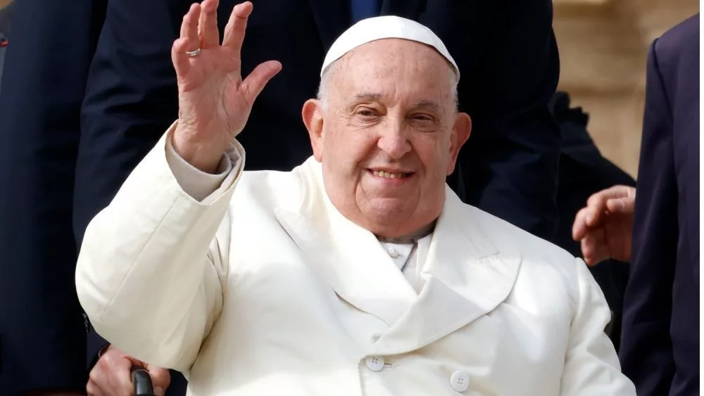 Pope Francis makes first public appearance after being discharged from hospital