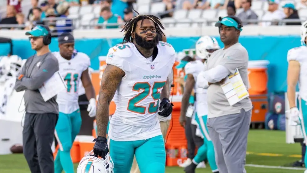 25 XAVIEN HOWARD CB MIAMI DOLPHINS VS JACKSONVILLE JAGUARS PRE SEASON WEEK 3 AUGUST 26^ 2023 EVERBANK STADIUM JACKSONVILLE FLORIDA