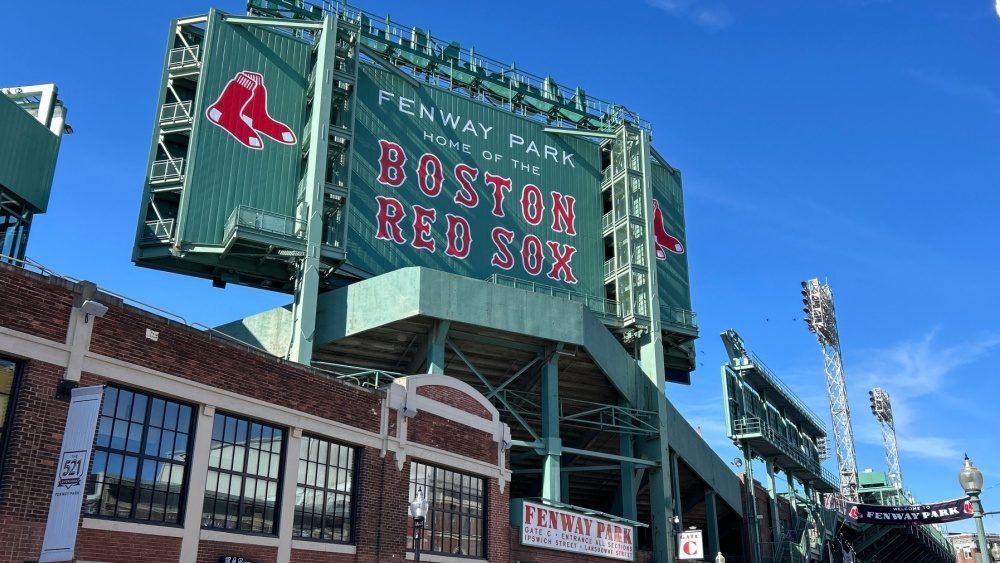 Starting pitcher Ranger Suárez agrees to 5-year, $130 million deal with Red Sox