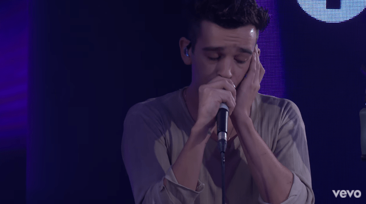 This is Matthew Healy of The 1975 Performing for BBC 1