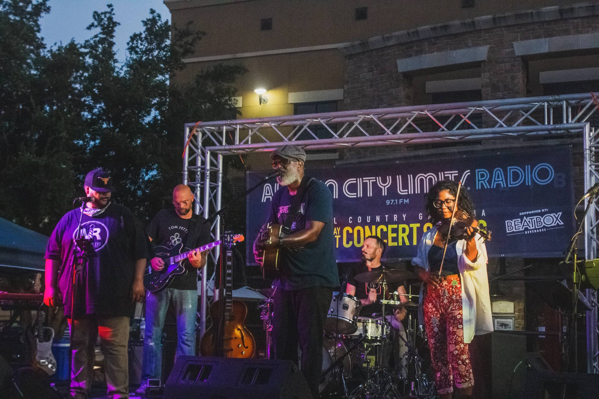 Hill Country Galleria 2021 Austin City Limits Radio 97.1 FM