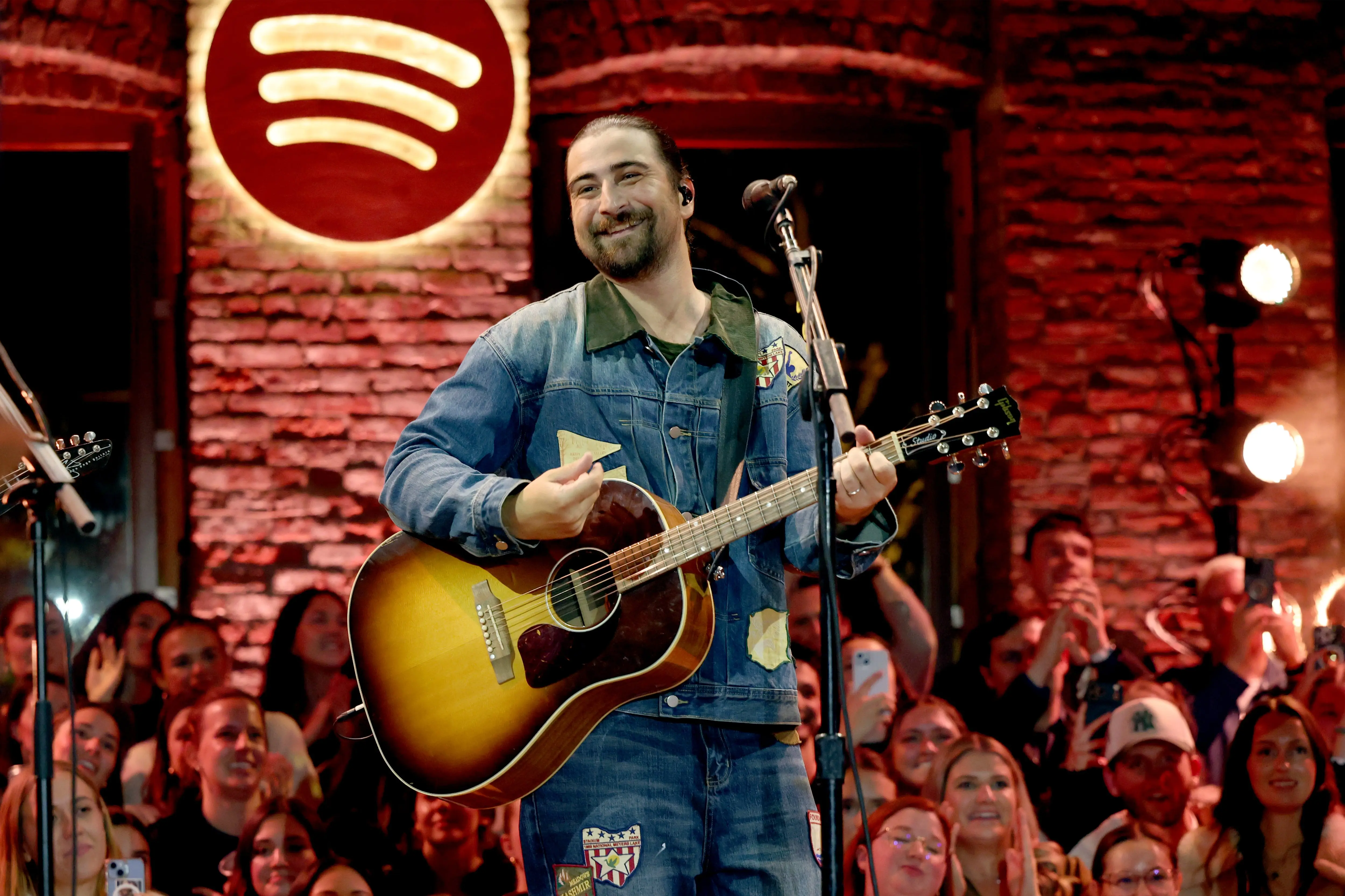 spotify-presents-noah-kahan-the-great-divide