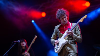 Albert Hammond Jr. on stage