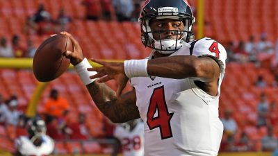 Texans' Deshaun Watson Is Back to Practice Without A Knee Brace