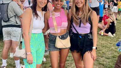 listener alexia and her two friends in the acl crowd