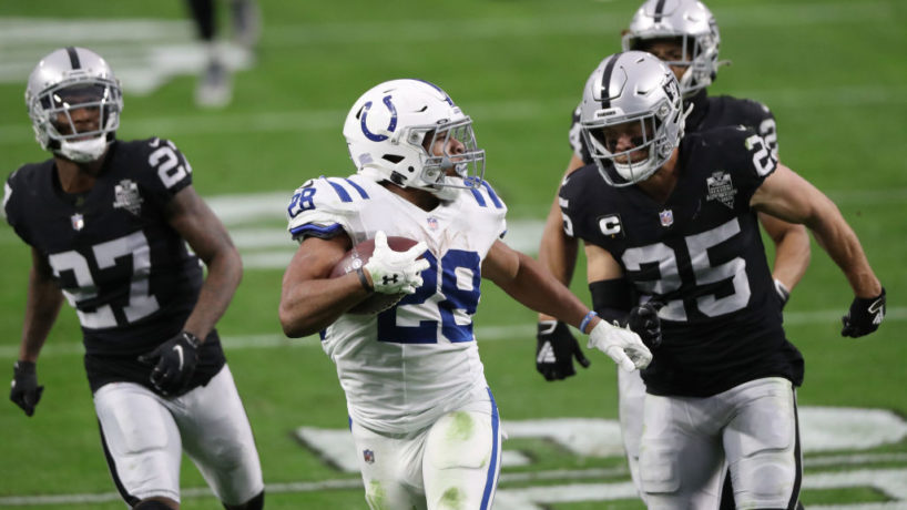 Jonathan Taylor running for a touchdown