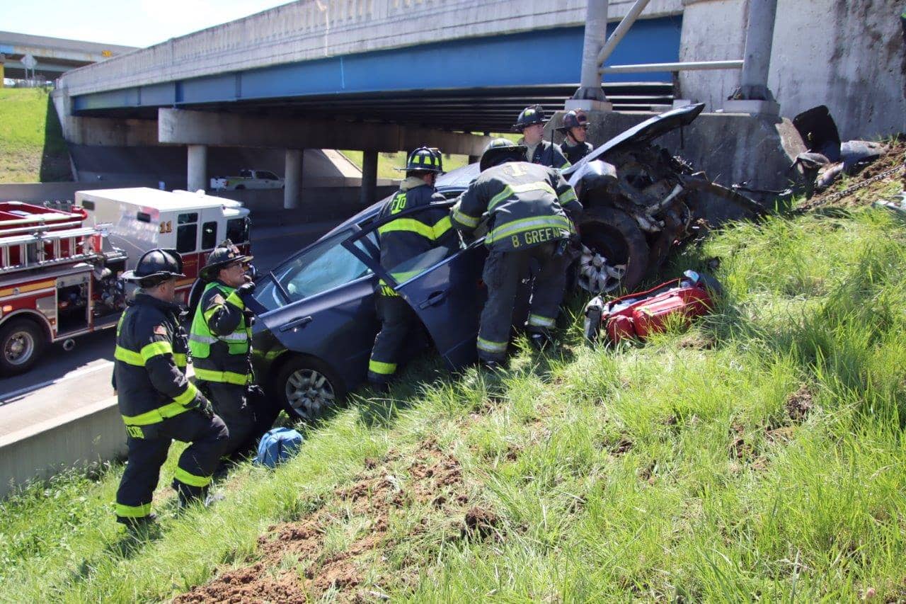 Car Goes Airborne Over I-65 Ramp, Driver Injured - 93.1FM WIBC