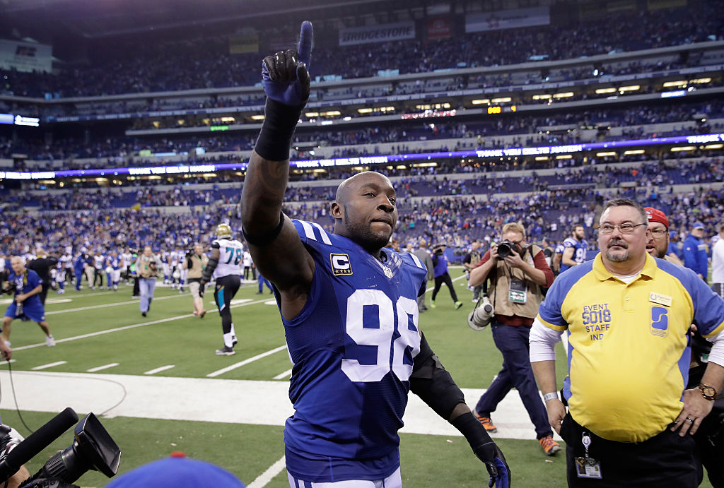 Robert Mathis to Be Inducted into Colts Ring of Honor - Vimarsana News