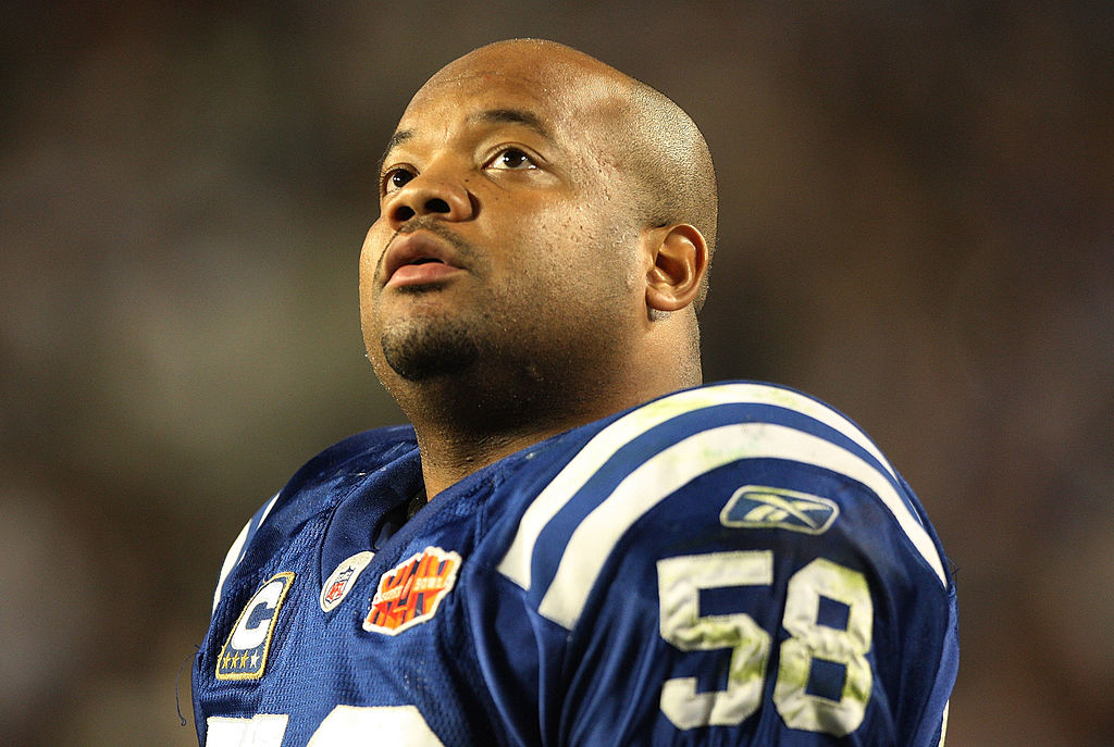 Gary Brackett's Super Bowl Ring Going to Auction - Vimarsana News