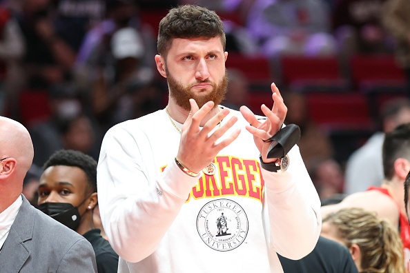 Portland Trail Blazers Player Fined For Throwing Phone At Pacers Fan - Vimarsana News
