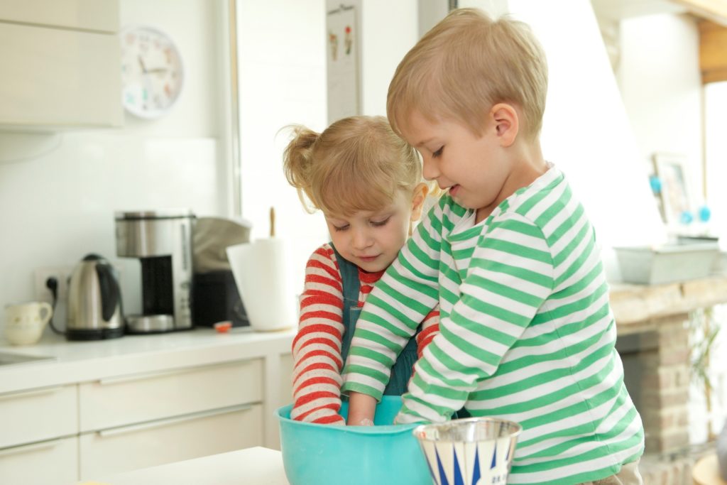 kids making food