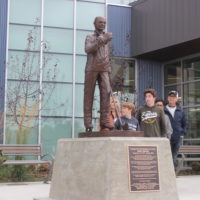 darcy-haugan-statue