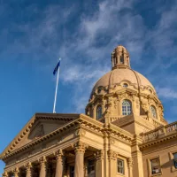 exterior-facade-of-the-alberta-legislature-on-a-beautiful-summer-evening