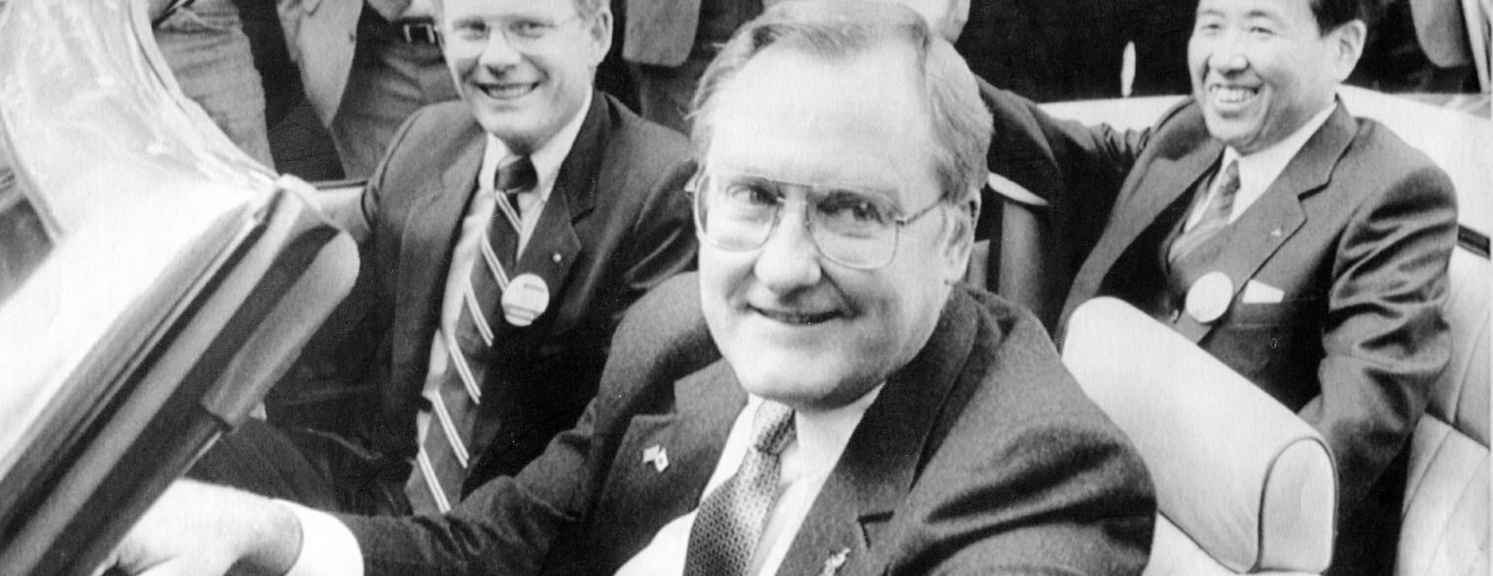 file-in-this-oct-7-1985-file-photo-illinois-gov-james-r-thompson-behind-the-wheel-of-a-chrysler-convertible-cropped-jpg