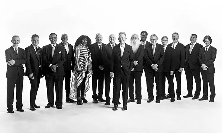 lylelovett_750x450