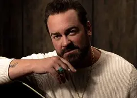 leebrice_330x236