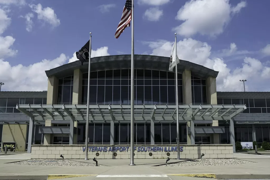 American Airlines begins service at Veterans Airport of Southern Illinois