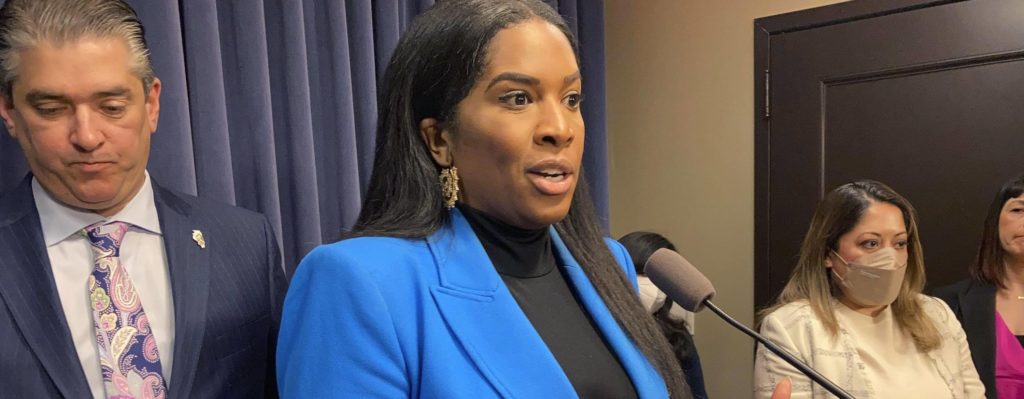 Democrats' anti-crime measures focus on victims, communities | WUEZ - Vimarsana News