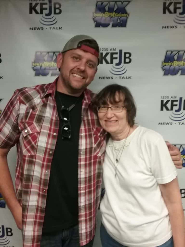 Visit with singer Tim Elliott Iowa's Best Country, KIX 101.1