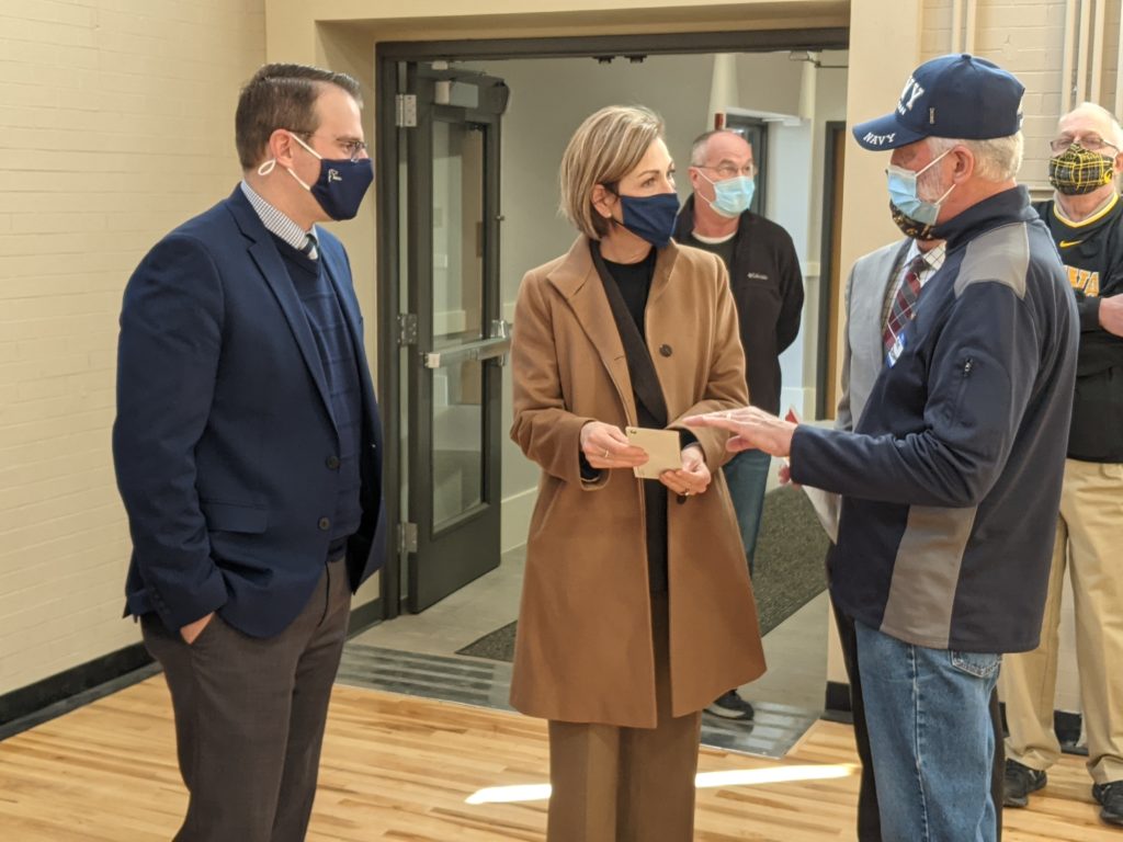 Governor stops in marshalltown iowa s best country kix 101 1