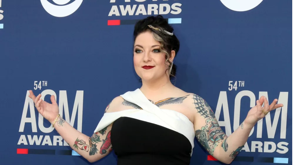 Ashley McBryde shares her latest song 'Cool Little Bars' | Iowa's Best Country, KIX 101.1 - Vimarsana News