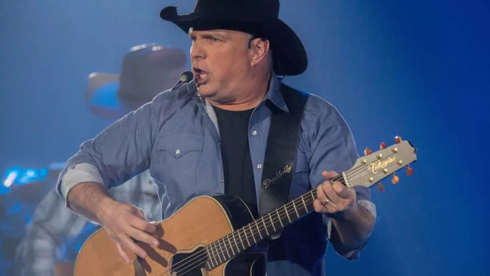 Garth Brooks and Ronnie Dunn share the single 'Rodeo Man' | Iowa's Best Country, KIX 101.1 - Vimarsana News