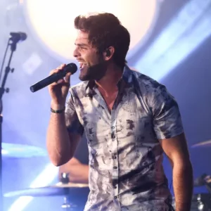 Thomas Rhett performs on September 28^ 2015 at the iHeartRadio Theater in New York City.