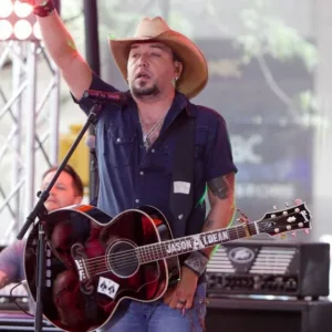 Jason Aldean performs onstage at NBC's 'Today Show' at Rockefeller Plaza July 31^ 2015 in New York City.