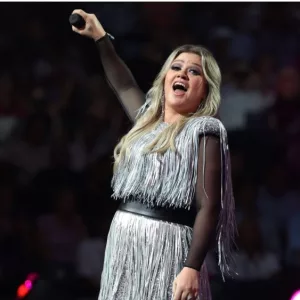 Kelly Clarkson sings during 2018 US Open Opening Night Act at National Tennis Center in New York AUGUST 27^ 2018