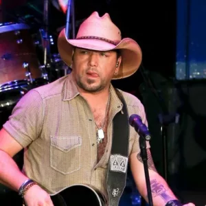 Jason Aldean performs onstage during the 9th Annual ACM Honors at the Ryman Auditorium on September 1^ 2015 in Nashville^ Tennessee.