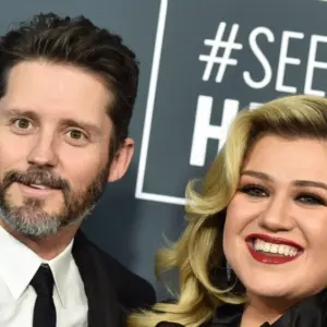 Kelly Clarkson and Brandon Blackstock arrives for the 25th Annual Critics' Choice Awards on January 12^ 2020 in Santa Monica^ CA LOS ANGELES - JAN 12