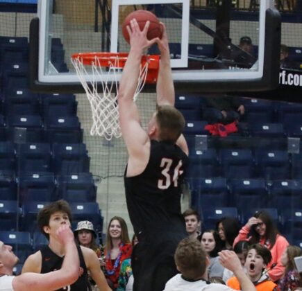 mason-miller-dunk-vs-kcc-435x420-1-2