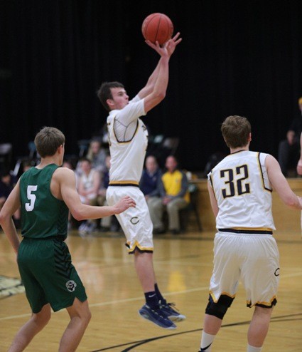 crookston-pirate-boys-basketball-vs-roseau-jack-garmen